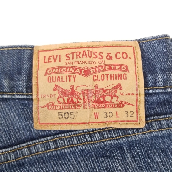 Levi's 505 Distressed Shorts Size 30 - Picture 7 of 8